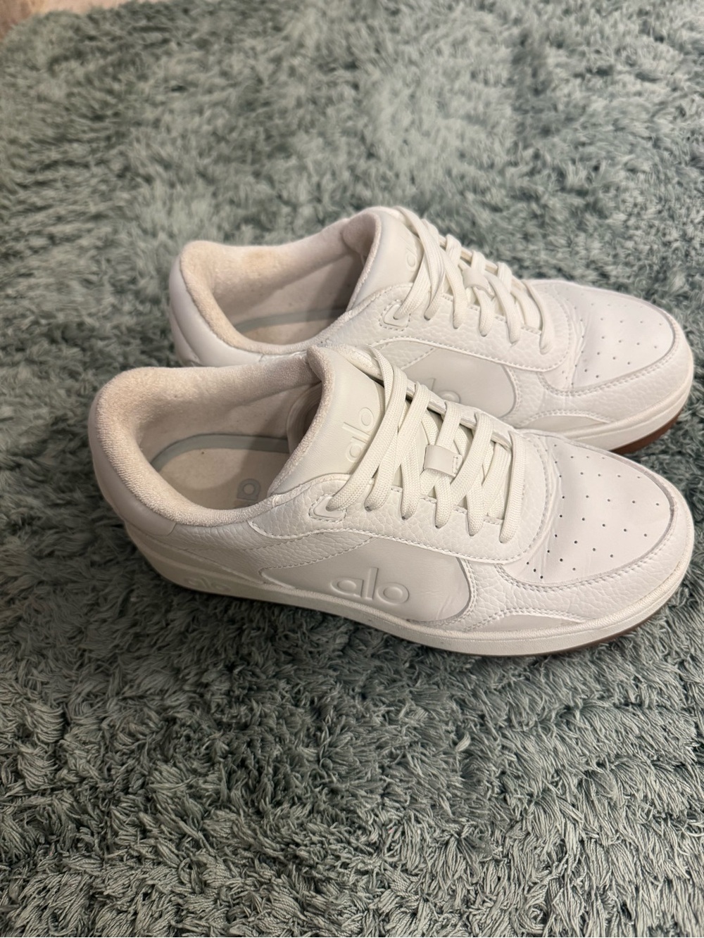 Alo women’s White Lace-Up Casual Sneakers